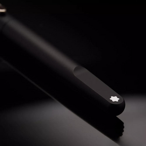 M ULTRA BLACK BALLPOINT PEN