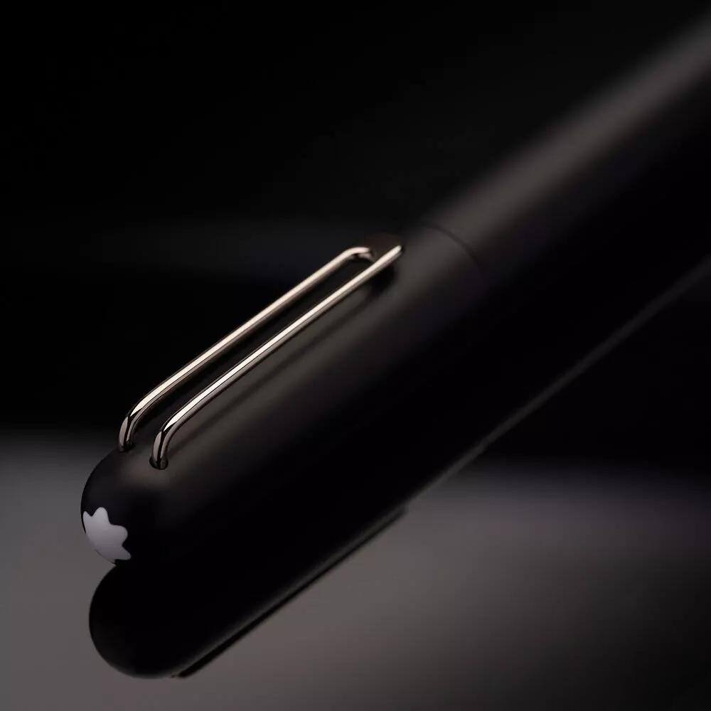 M ULTRA BLACK BALLPOINT PEN